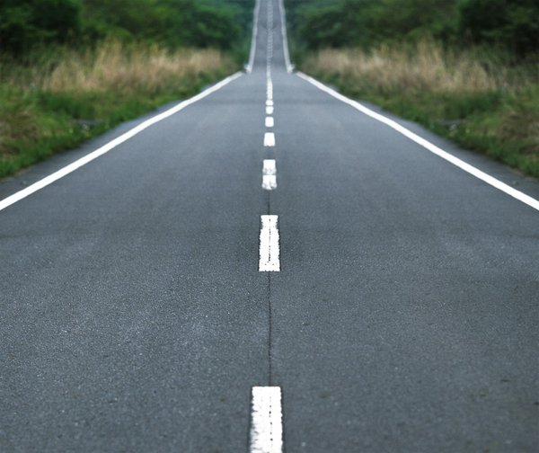 Enduit à chaud : techniques et solutions pour une signalisation durable